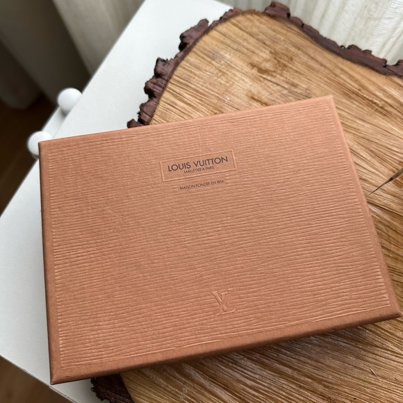 Louis Vuitton Agenda - Picture 10 of 10